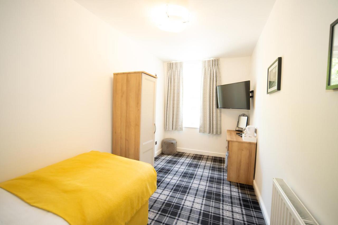 The Kirkfield Hotel Newton le Willows Bagian luar foto